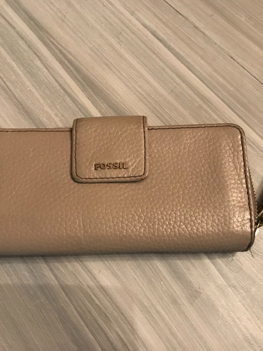 Fossil Ladies Beige Pebbled Leather Wallet